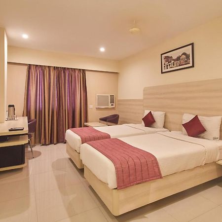 Hotel Sooriya Residency Ченнаї Екстер'єр фото