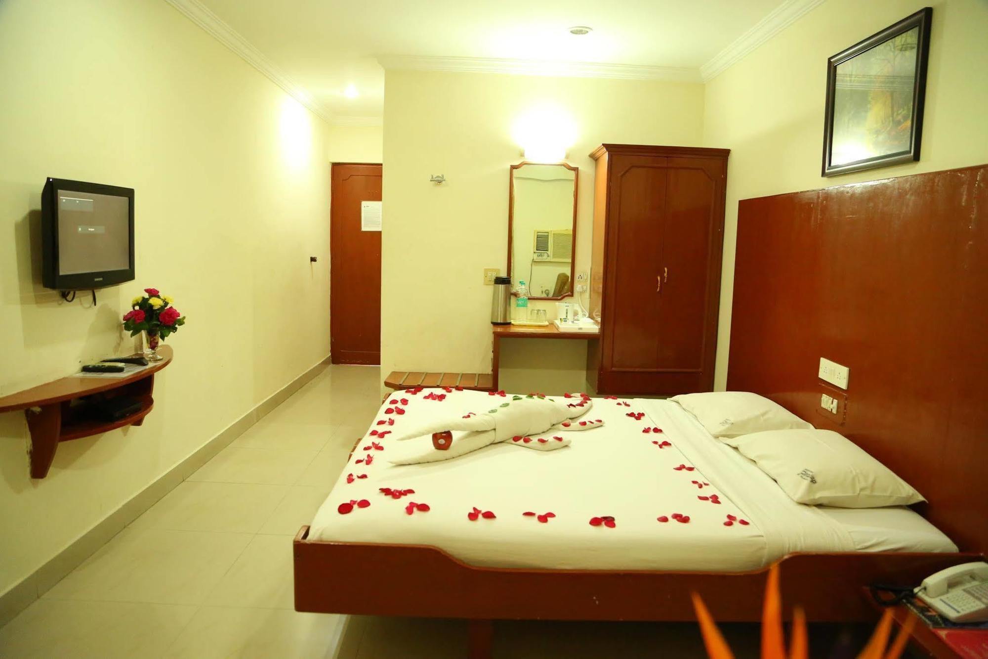 Hotel Sooriya Residency Ченнаї Екстер'єр фото